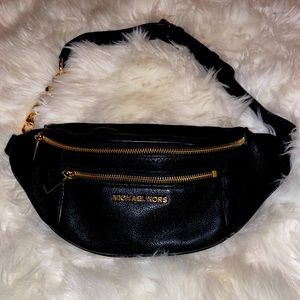 Perfect belt bag in black with gold hardware
